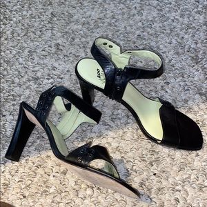 Leather sandals